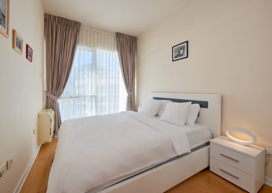 One-Bedroom Sea View