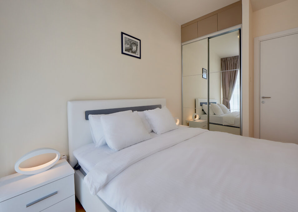 One-Bedroom Sea View